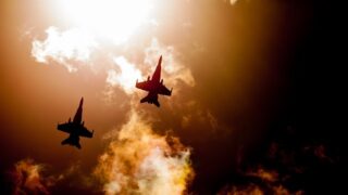 第二次世界大戦　戦闘機　日本　特攻